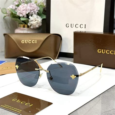 gucci sunglasses with bee logo|gucci oversized clear sunglasses.